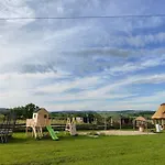 Glamping Niebianska Osada Jurty Dolnoslaskie Luxury tent