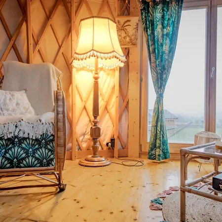 럭셔리텐트 Glamping Niebianska Osada Jurty Dolnoslaskie 폴라니카-즈루이