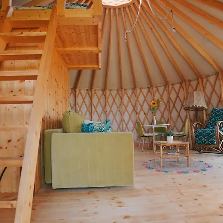 Glamping Niebianska Osada Jurty Dolnoslaskie & Luxury tent Polanica-Zdroj