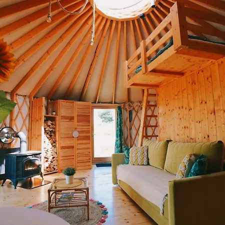 럭셔리텐트 Glamping Niebianska Osada Jurty Dolnoslaskie 폴라니카-즈루이