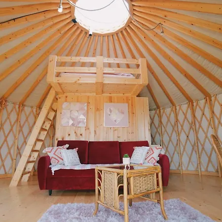 Glamping Niebianska Osada Jurty Dolnoslaskie & Luxury tent