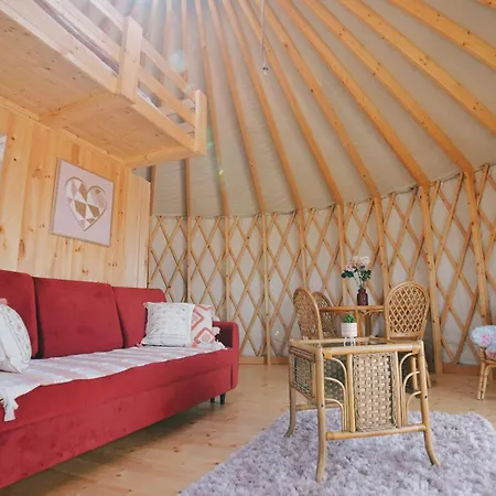 Glamping Niebianska Osada Jurty Dolnoslaskie & * 波兰尼卡-兹德鲁伊