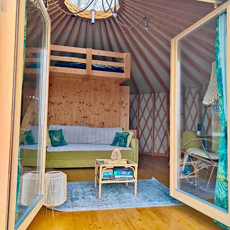 Glamping Niebianska Osada Jurty Dolnoslaskie