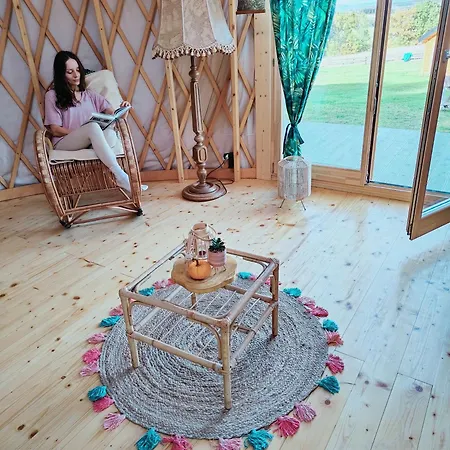 럭셔리텐트 Glamping Niebianska Osada Jurty Dolnoslaskie 폴라니카-즈루이