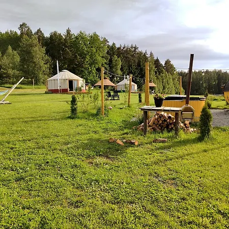 豪华帐篷 Glamping Niebianska Osada Jurty Dolnoslaskie & 波兰尼卡-兹德鲁伊