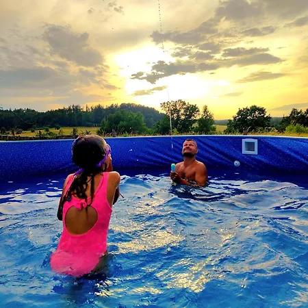 Lüks kamp alanı Glamping Niebianska Osada Jurty Dolnoslaskie
