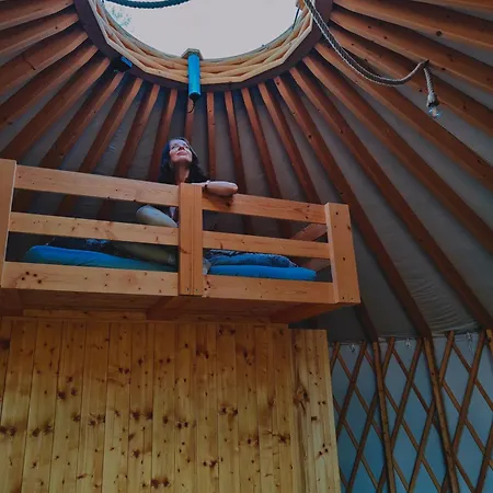 Lüks kamp alanı Glamping Niebianska Osada Jurty Dolnoslaskie Polanica-Zdroj