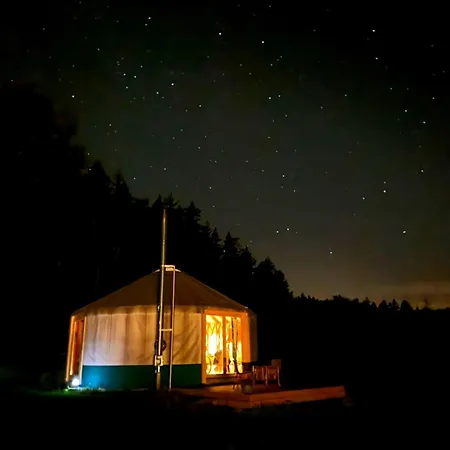 Luksusowy namiot Glamping Niebiańska Osada Jurty Dolnośląskie&spa *