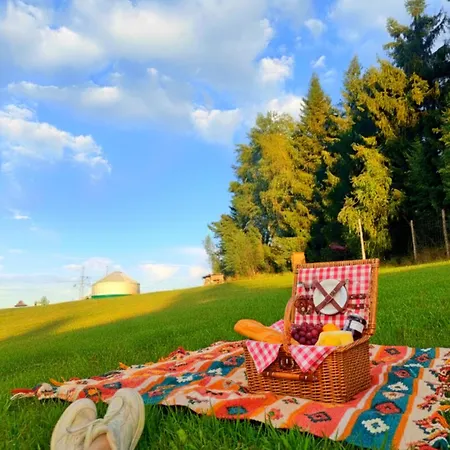 Glamping Niebianska Osada Jurty Dolnoslaskie Luxuszelt