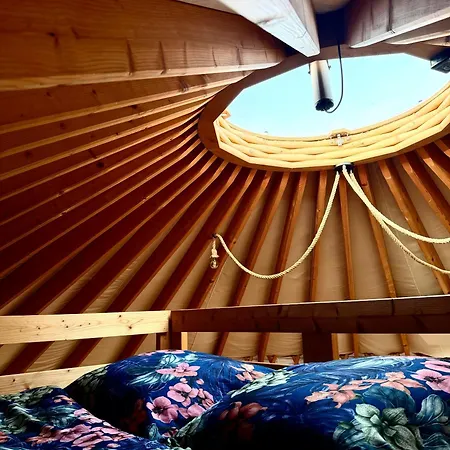 Glamping Niebianska Osada Jurty Dolnoslaskie Luxuszelt