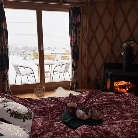 Glamping Niebiańska Osada Jurty Dolnośląskie&spa *