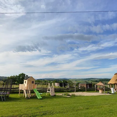 Glamping Niebianska Osada Jurty Dolnoslaskie Campismo de Luxo