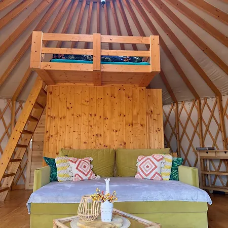 Glamping Niebianska Osada Jurty Dolnoslaskie * Поляница-Здруй