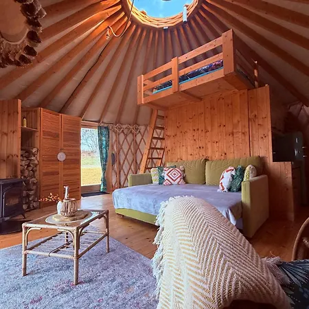 Lüks kamp alanı Glamping Niebianska Osada Jurty Dolnoslaskie Polanica-Zdroj