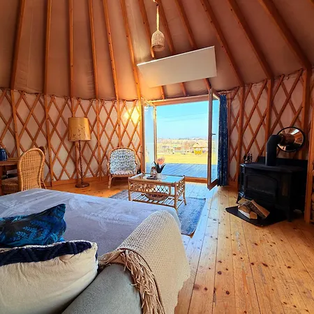 Glamping Glamping Niebianska Osada Jurty Dolnoslaskie
