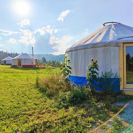 Campismo de Luxo Glamping Niebianska Osada Jurty Dolnoslaskie