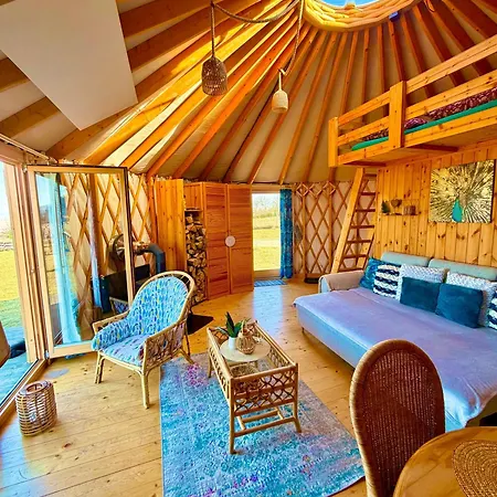 Glamping Niebianska Osada Jurty Dolnoslaskie Glamping