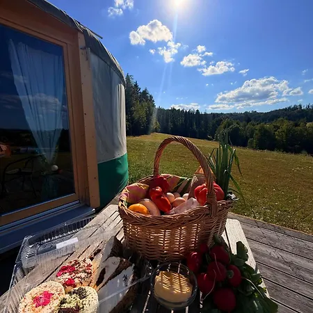 Lüks kamp alanı Glamping Niebianska Osada Jurty Dolnoslaskie *