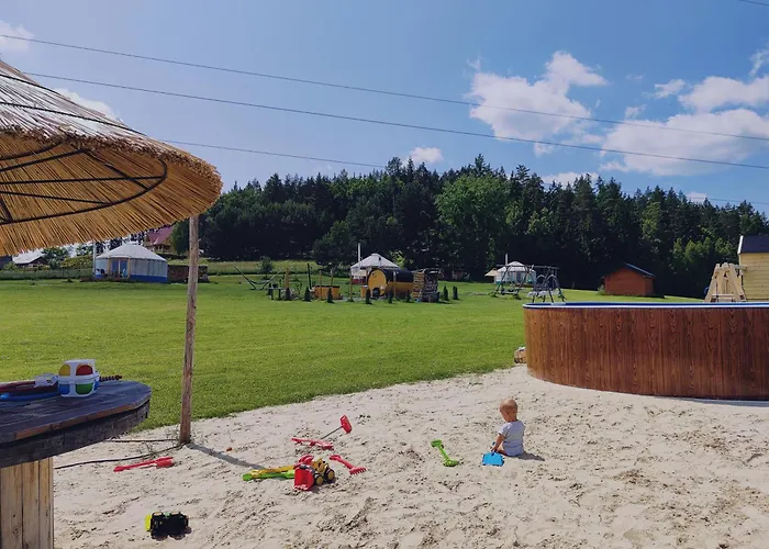 Luxusní stan Glamping Niebianska Osada Jurty Dolnoslaskie *