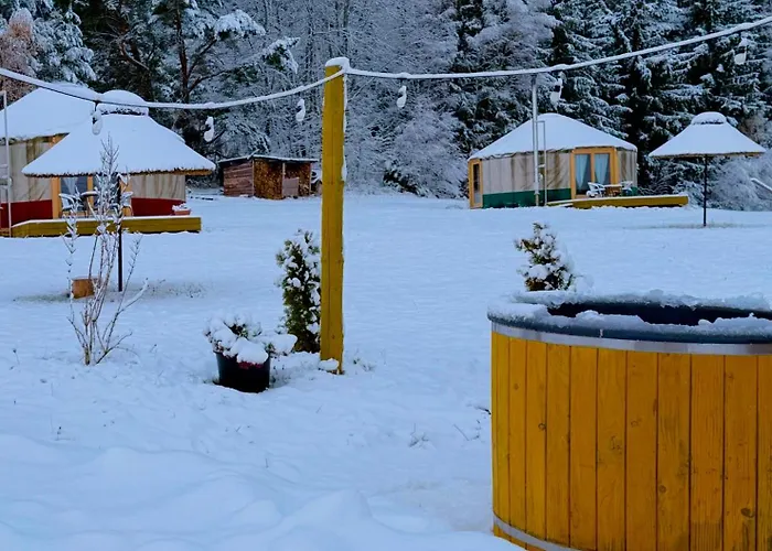 Campismo de Luxo Glamping Niebianska Osada Jurty Dolnoslaskie Polanica-Zdrój