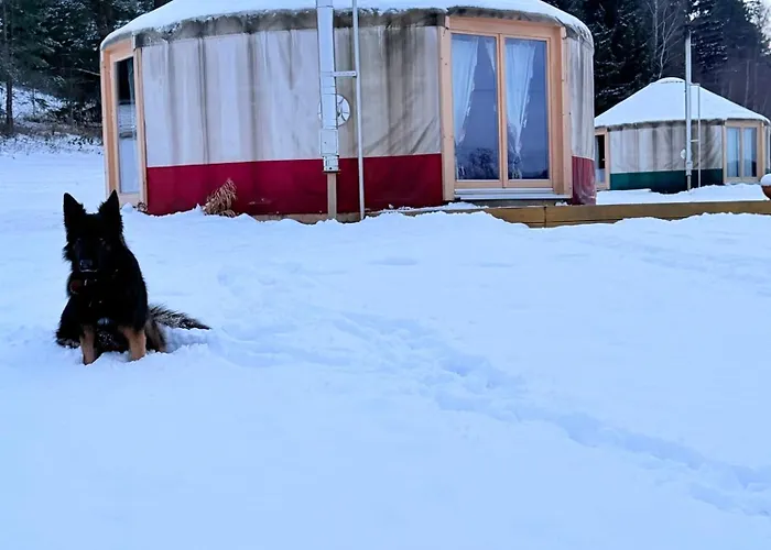 Glamping Niebianska Osada Jurty Dolnoslaskie Campismo de Luxo *