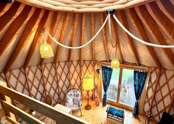 Glamping Niebianska Osada Jurty Dolnoslaskie