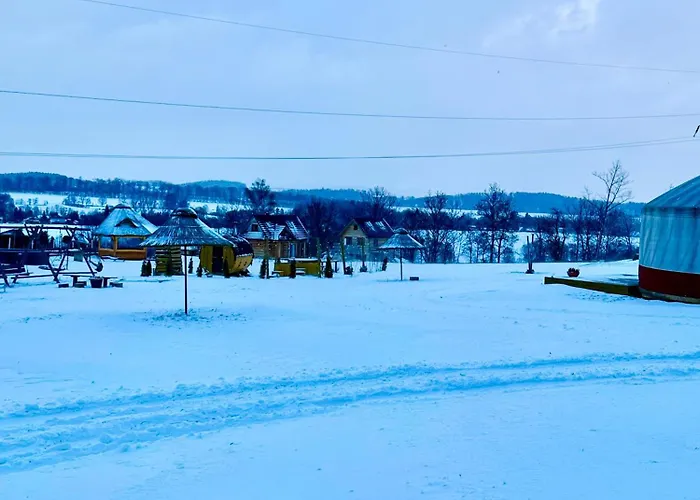 Luxusní stan Glamping Niebianska Osada Jurty Dolnoslaskie *