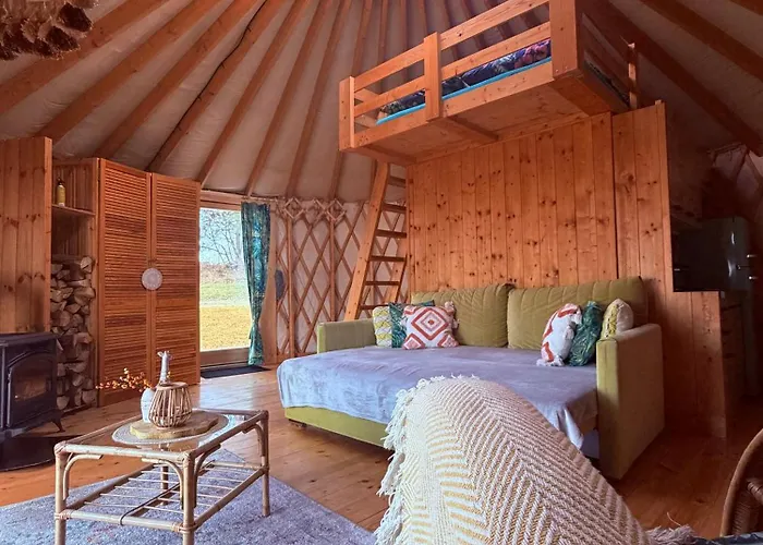 Campismo de Luxo Glamping Niebianska Osada Jurty Dolnoslaskie Polanica-Zdrój