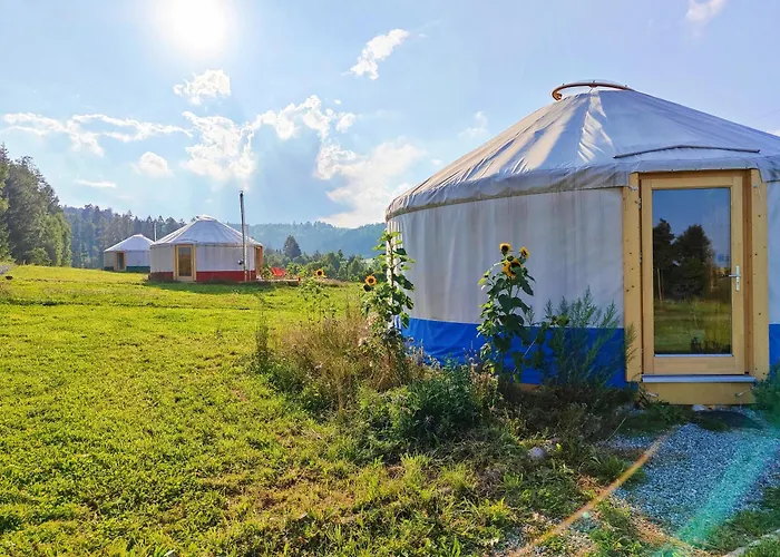 Campismo de Luxo Glamping Niebianska Osada Jurty Dolnoslaskie