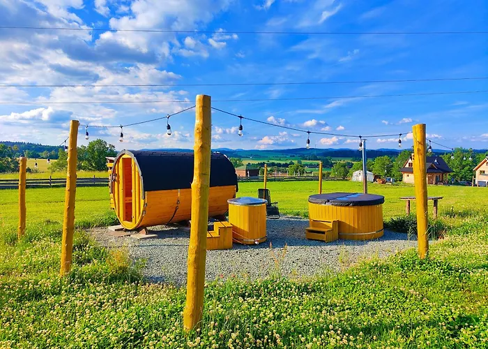 Campismo de Luxo Glamping Niebianska Osada Jurty Dolnoslaskie Polanica-Zdrój